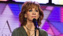 REBA McEntire sad news: Postpones three concerts after doctor’s advice