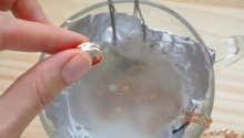 Simple and effective tips to clean gold and silver jewelry using kitchen ingredients